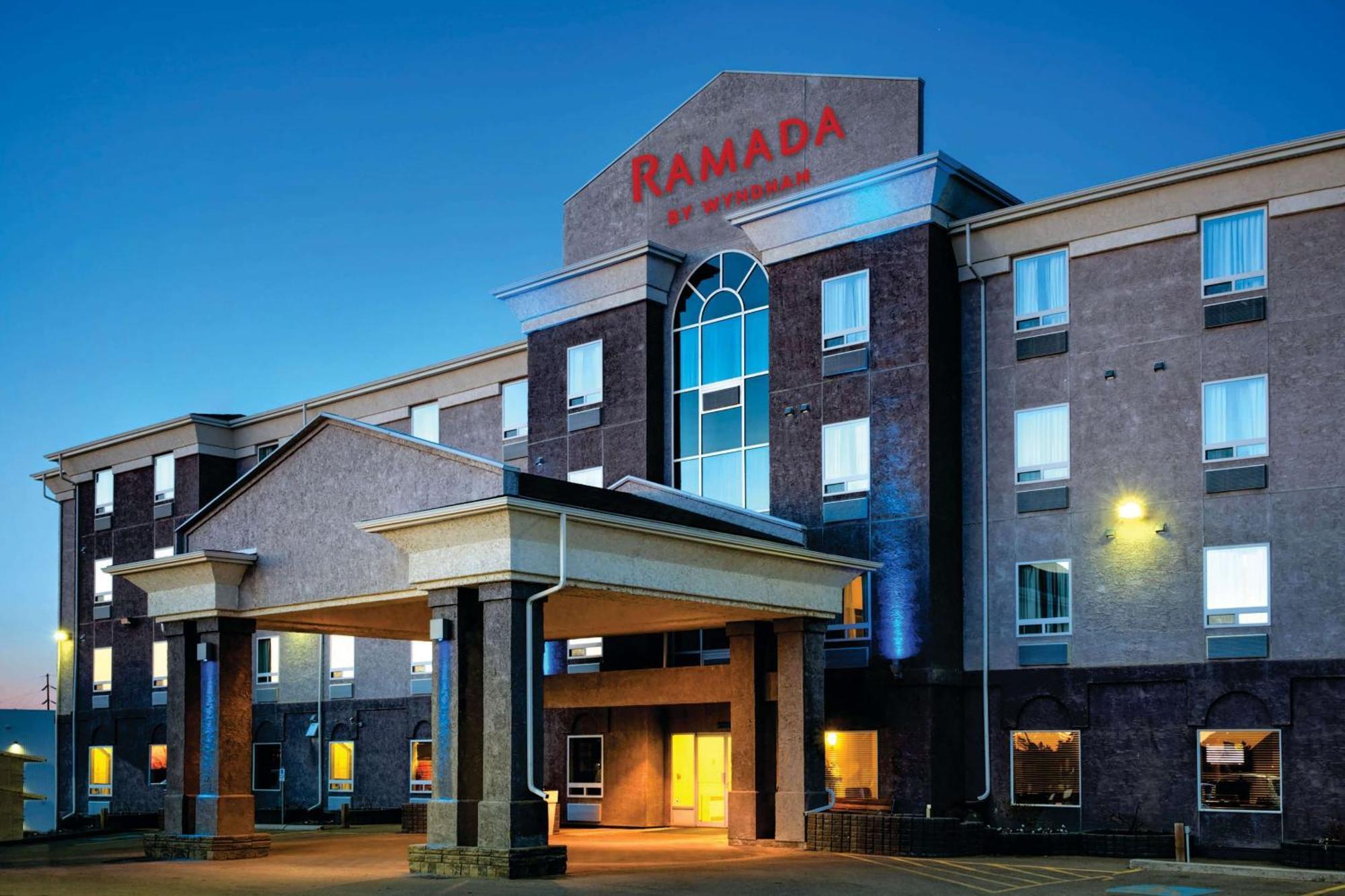 Ramada By Wyndham Prince Albert Exterior foto