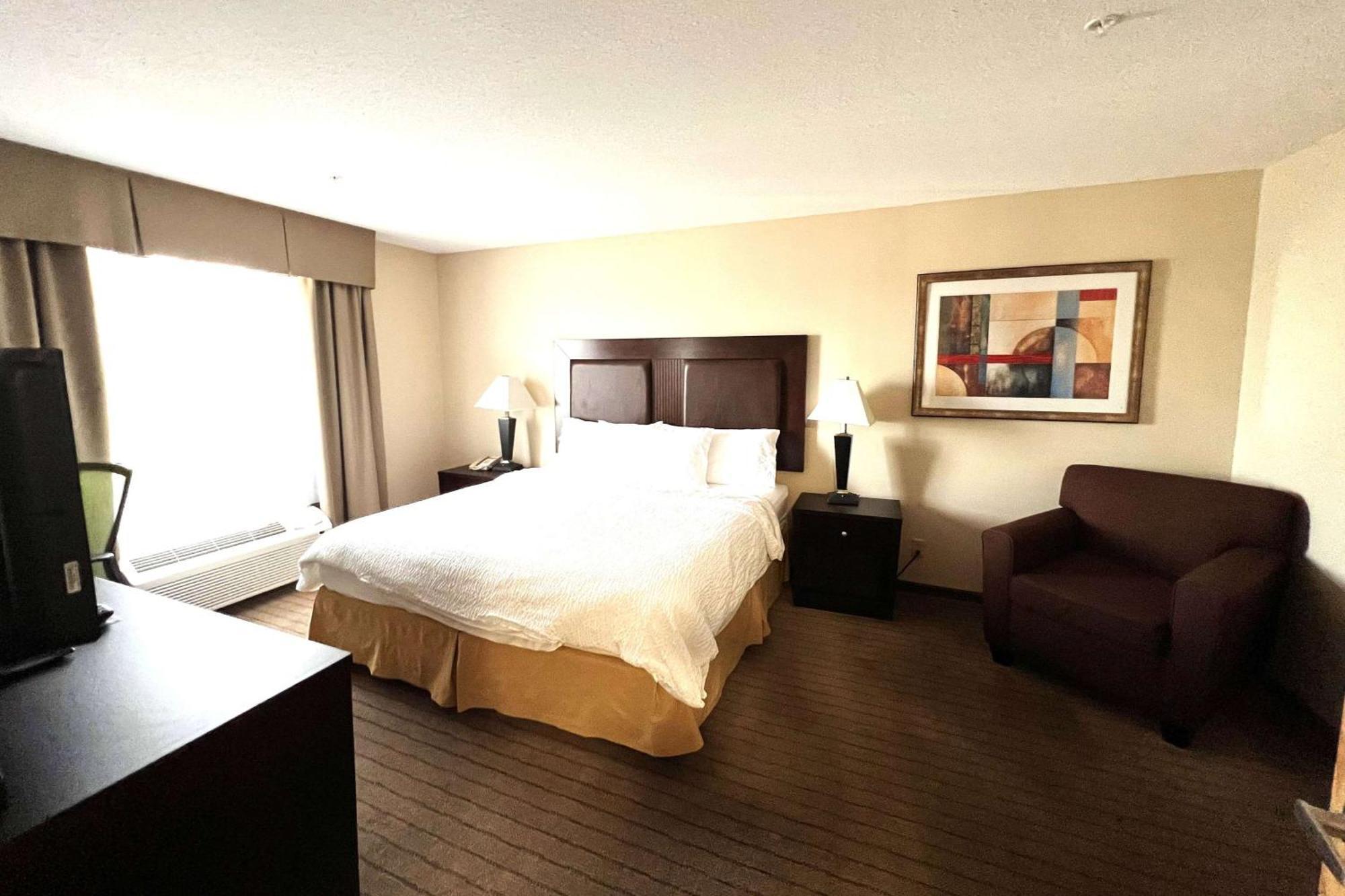 Ramada By Wyndham Prince Albert Exterior foto