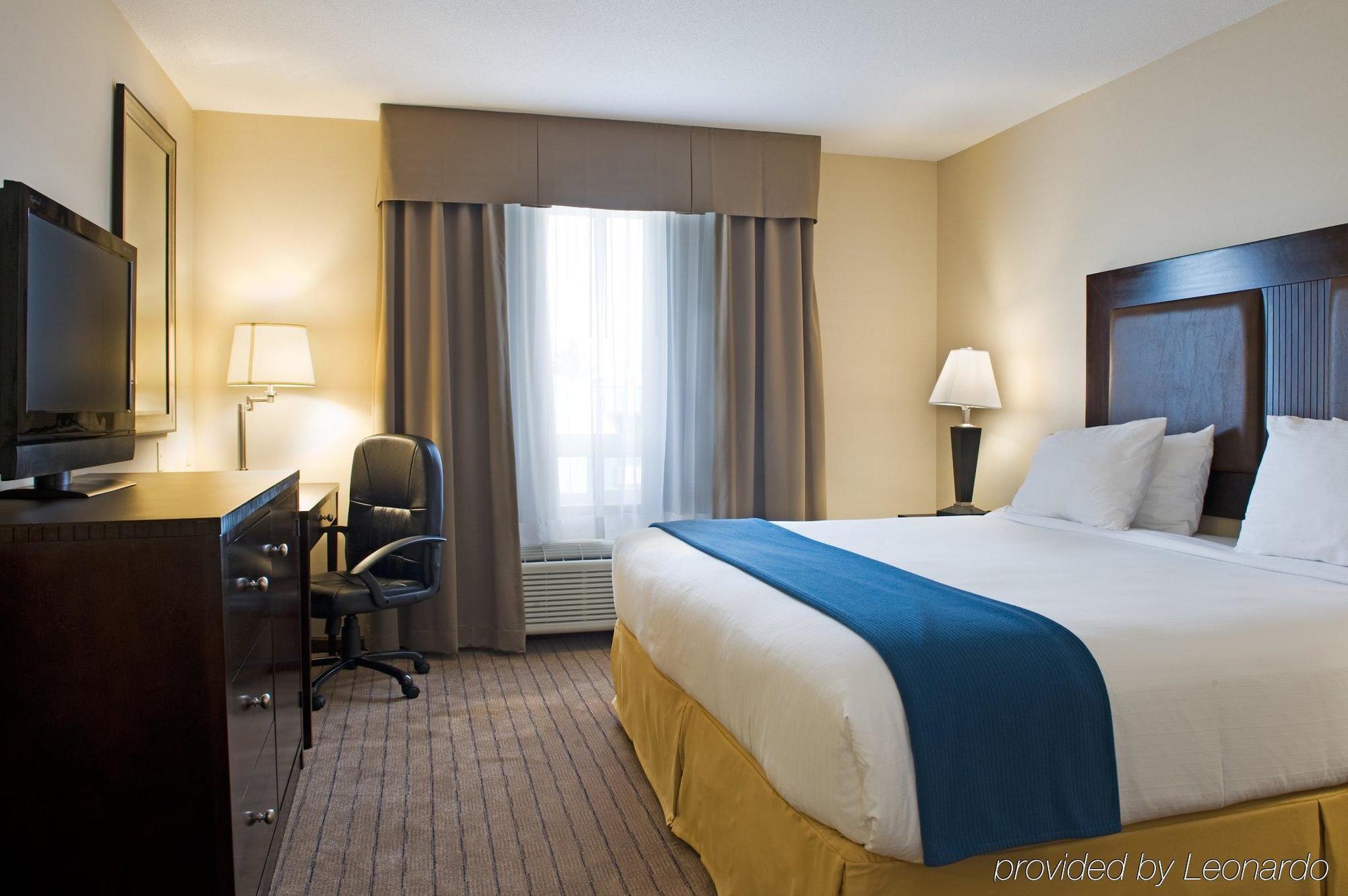 Ramada By Wyndham Prince Albert Exterior foto