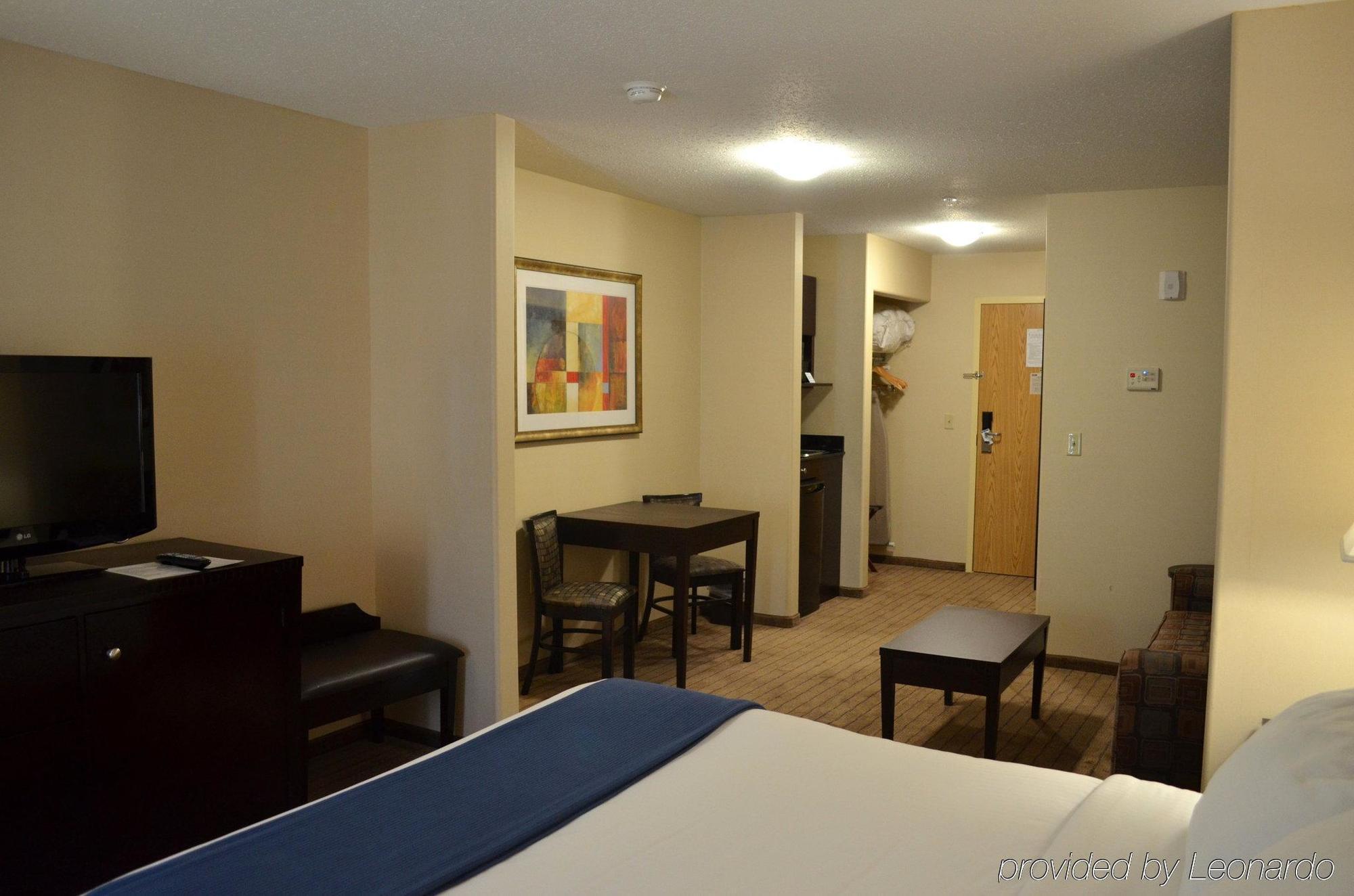 Ramada By Wyndham Prince Albert Exterior foto