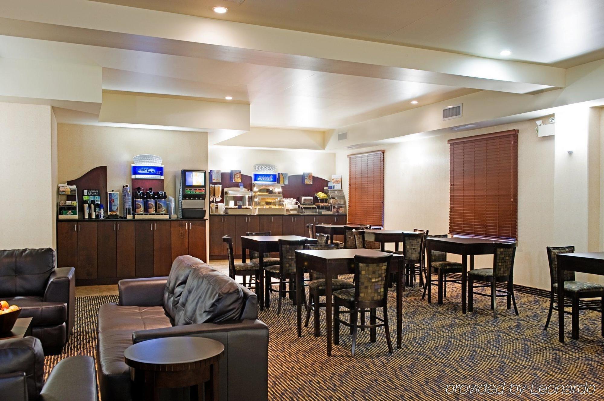 Ramada By Wyndham Prince Albert Exterior foto