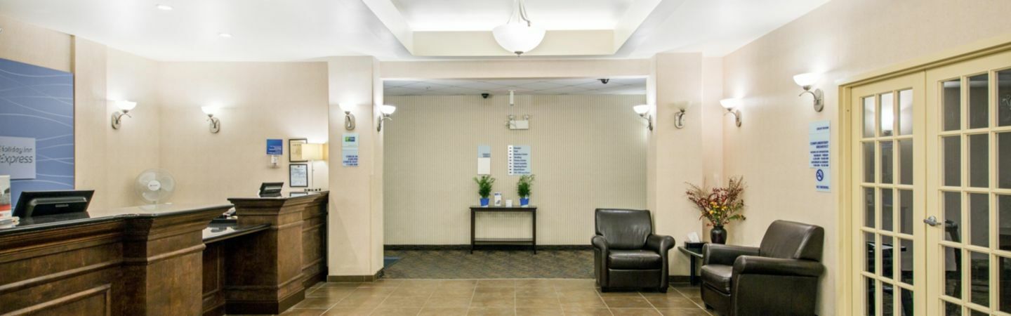 Ramada By Wyndham Prince Albert Exterior foto