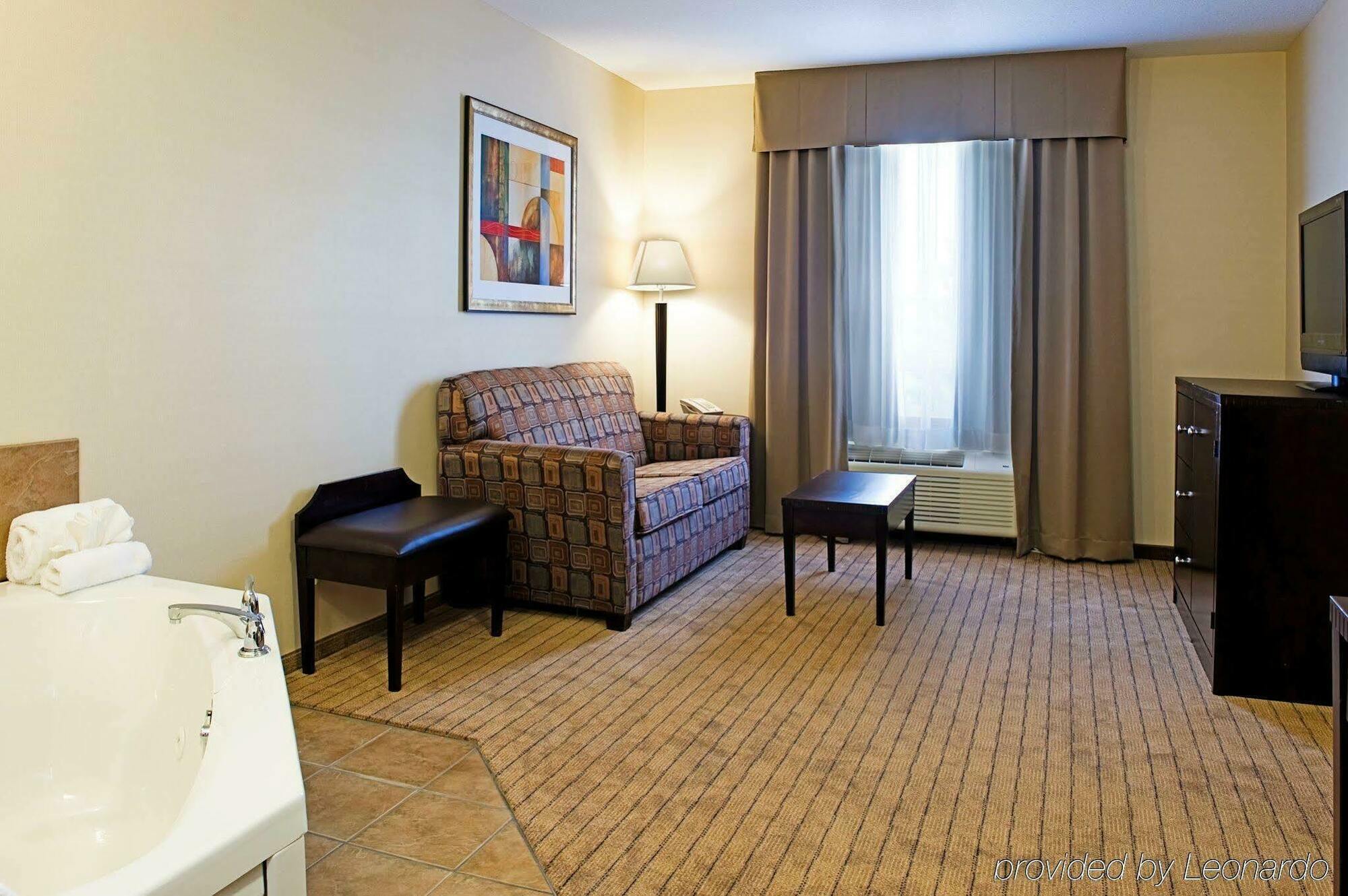 Ramada By Wyndham Prince Albert Exterior foto