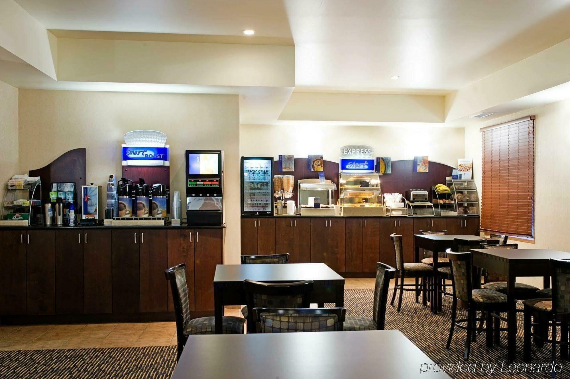 Ramada By Wyndham Prince Albert Exterior foto